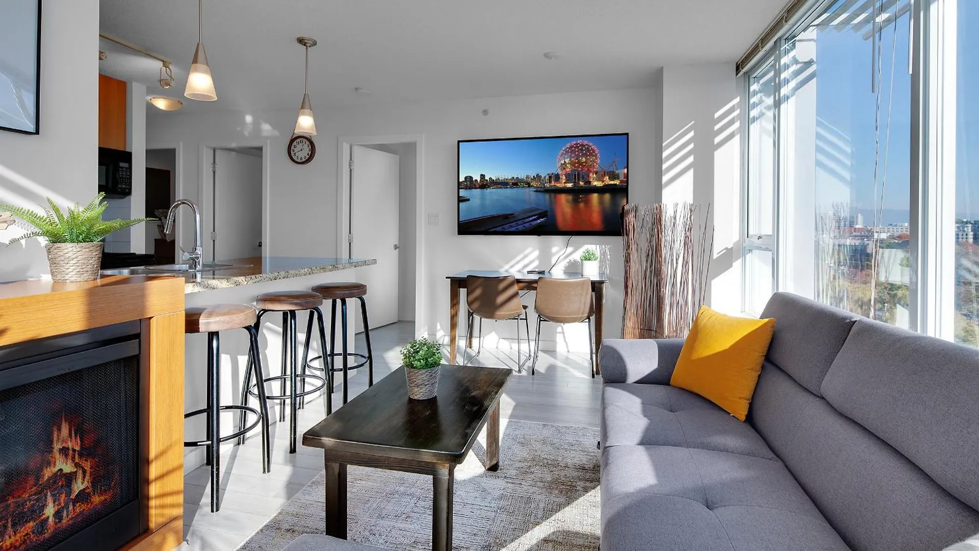 Stylish 2Bd Condo In Downtown With Marina View Vancouver Apartment