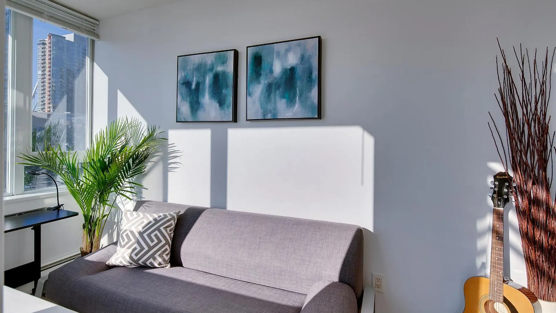 Stylish 2Bd Condo In Downtown With Marina View Vancouver